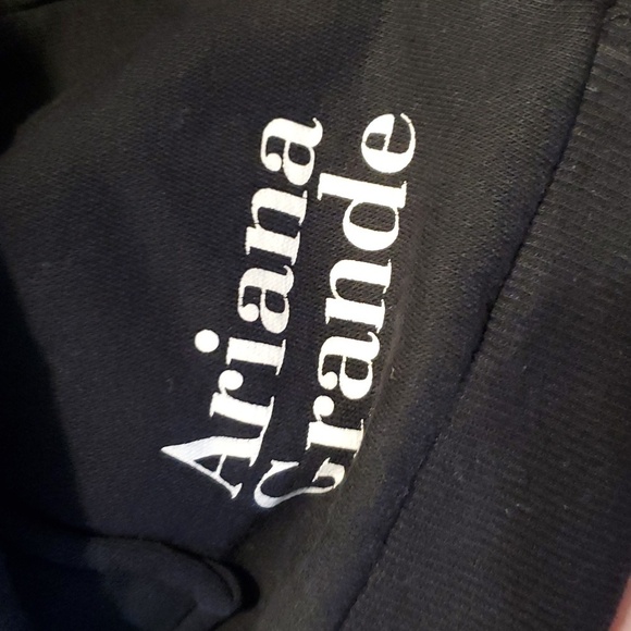Ariana Grande Hoodie SZ MD - Picture 4 of 9